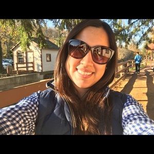 Meet your Posher, Adriana